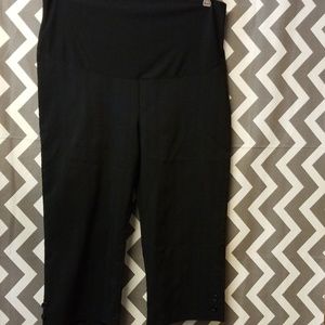 Valia maternity capris